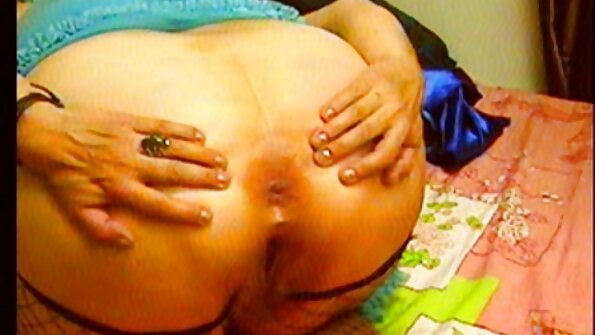 Lääkäri kohtelee kusipää potilaan hänen valtava kukko