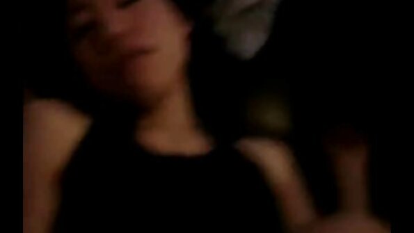 Kuuma blondi saa munaa sairaalan sängyssä sairaalassa