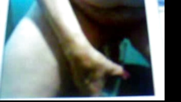 Joustava Kelsi Monroe käyttää korkokenkiä ja nauttii isosta kukosta